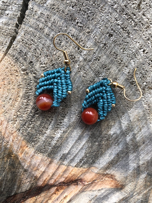 Carnelian and Teal thread micromacrame earings.